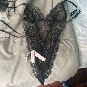 NWT xs Victoria’s Secret Black Lace lingerie